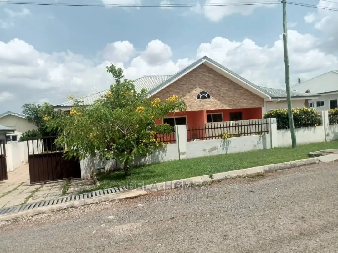 Three Bedroom Self Compound for Rent at Oyarifa.