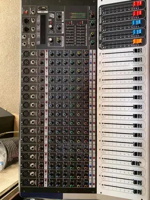 16channels Powered Amplified Mixer (YAMAHA KV160)