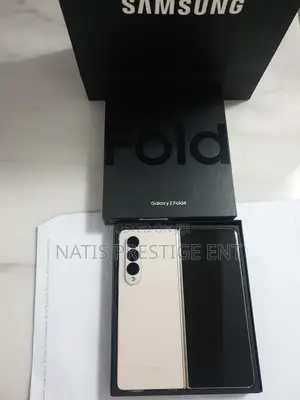 New Samsung Galaxy Z Fold4 512 GB Gold