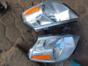 Nissan Versa/Tida 2007-12 Headlight Pair.