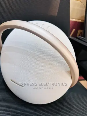 Fabulous Job Onyx 8 Studio Bluetooth Speaker