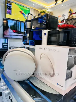 Cute  Sleek Gold Onyx 8 Bluetooth Speaker