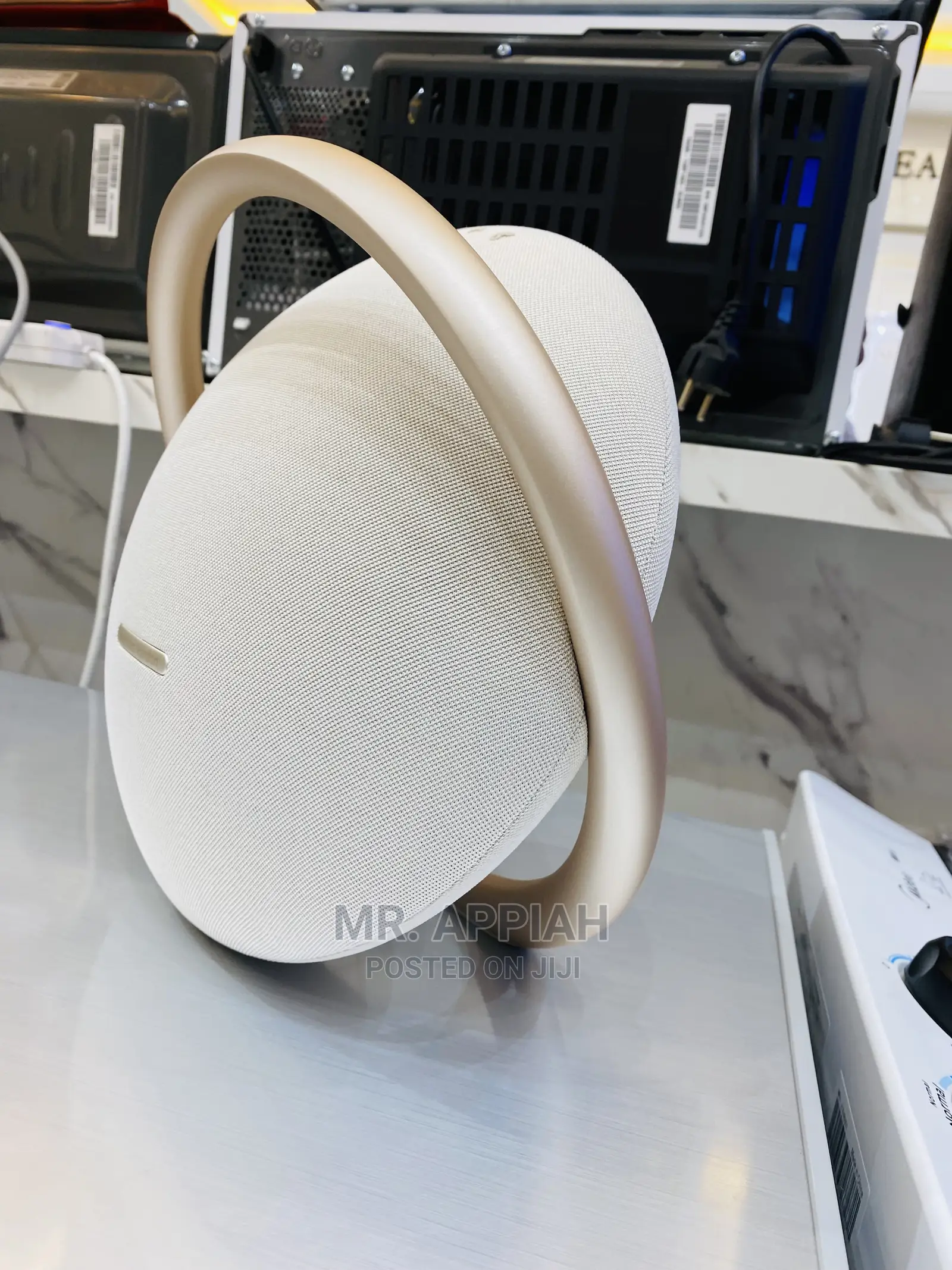 Adorable Onyx8 Harman Kardon Portable Bluetooth Speaker,Gold
