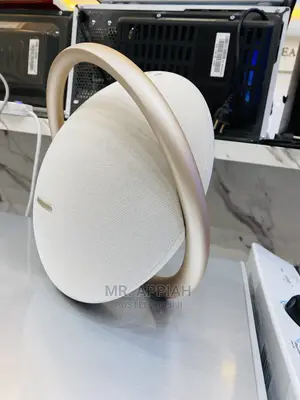 Adorable Onyx8 Harman Kardon Portable Bluetooth Speaker,Gold