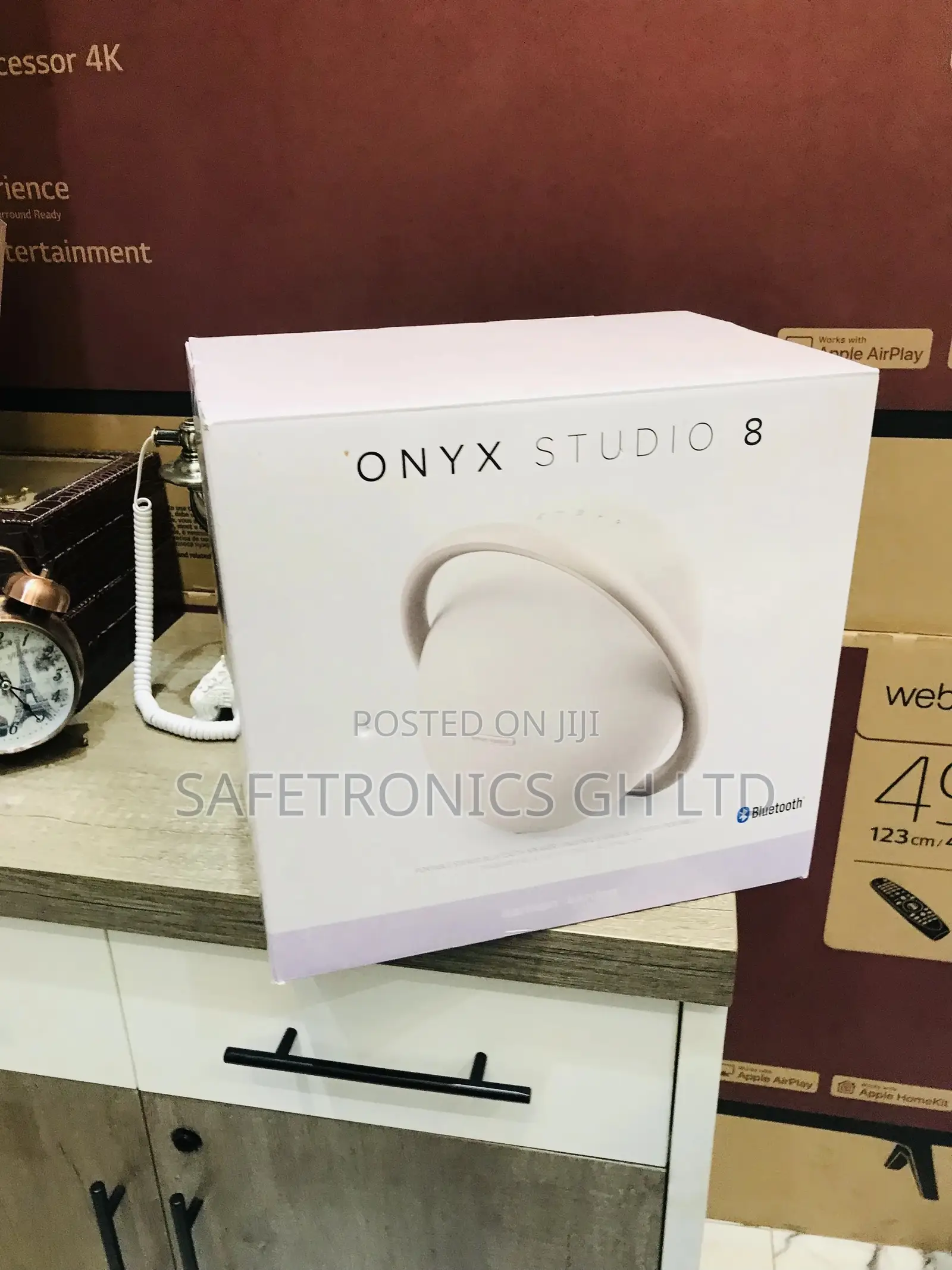 Neatly in Box Gold Onyx Studio8 Bluetooth Harman Kardon