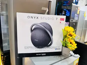 Cute  Onyx 7 Studio Bluetooth Speaker
