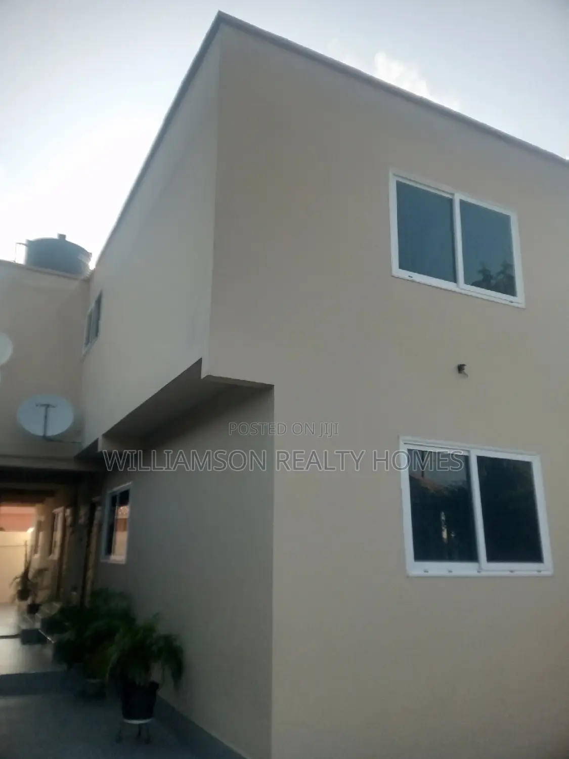Luxury/Furnished Cham Hall Apt,Spintex