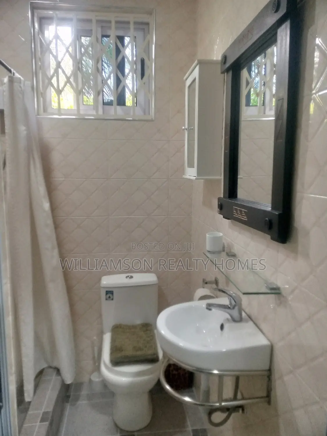 Luxury/Furnished Cham Hall Apt,Spintex