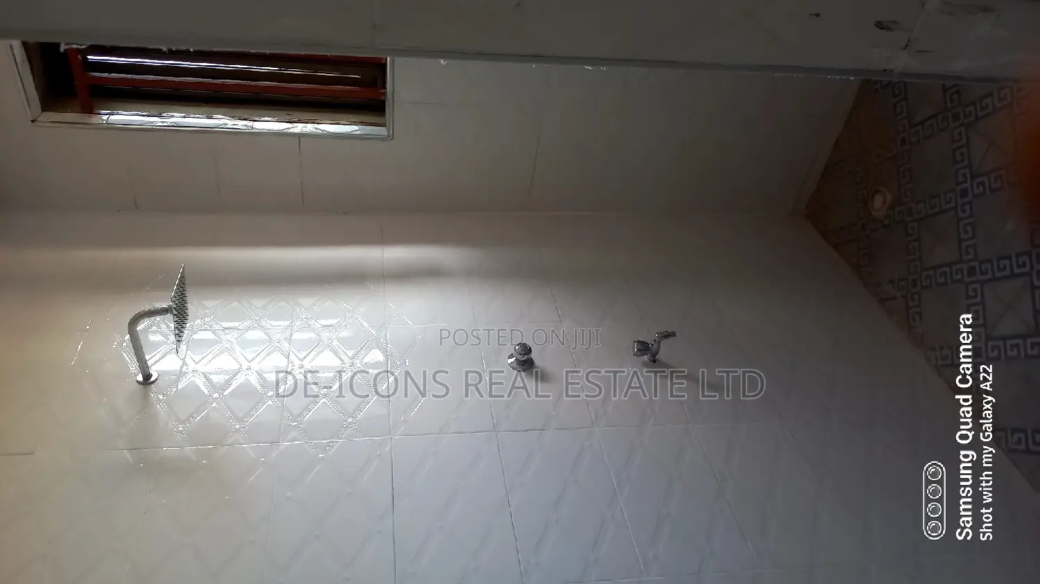 1bdrm Duplex in De-Icons Real Estate, Awutu Senya East Municipal
