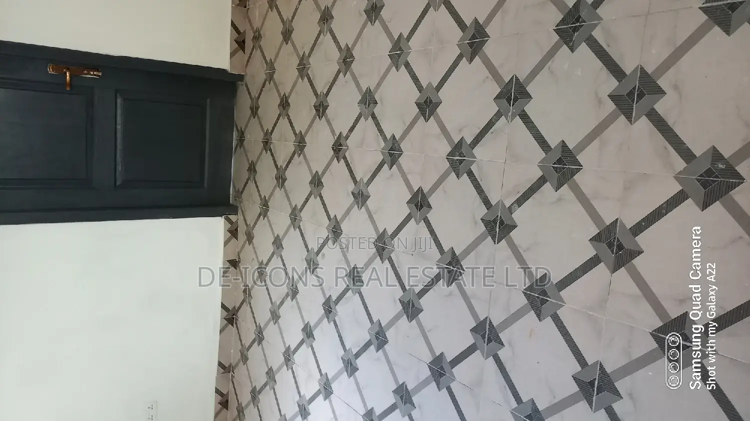 1bdrm Duplex in De-Icons Real Estate, Awutu Senya East Municipal