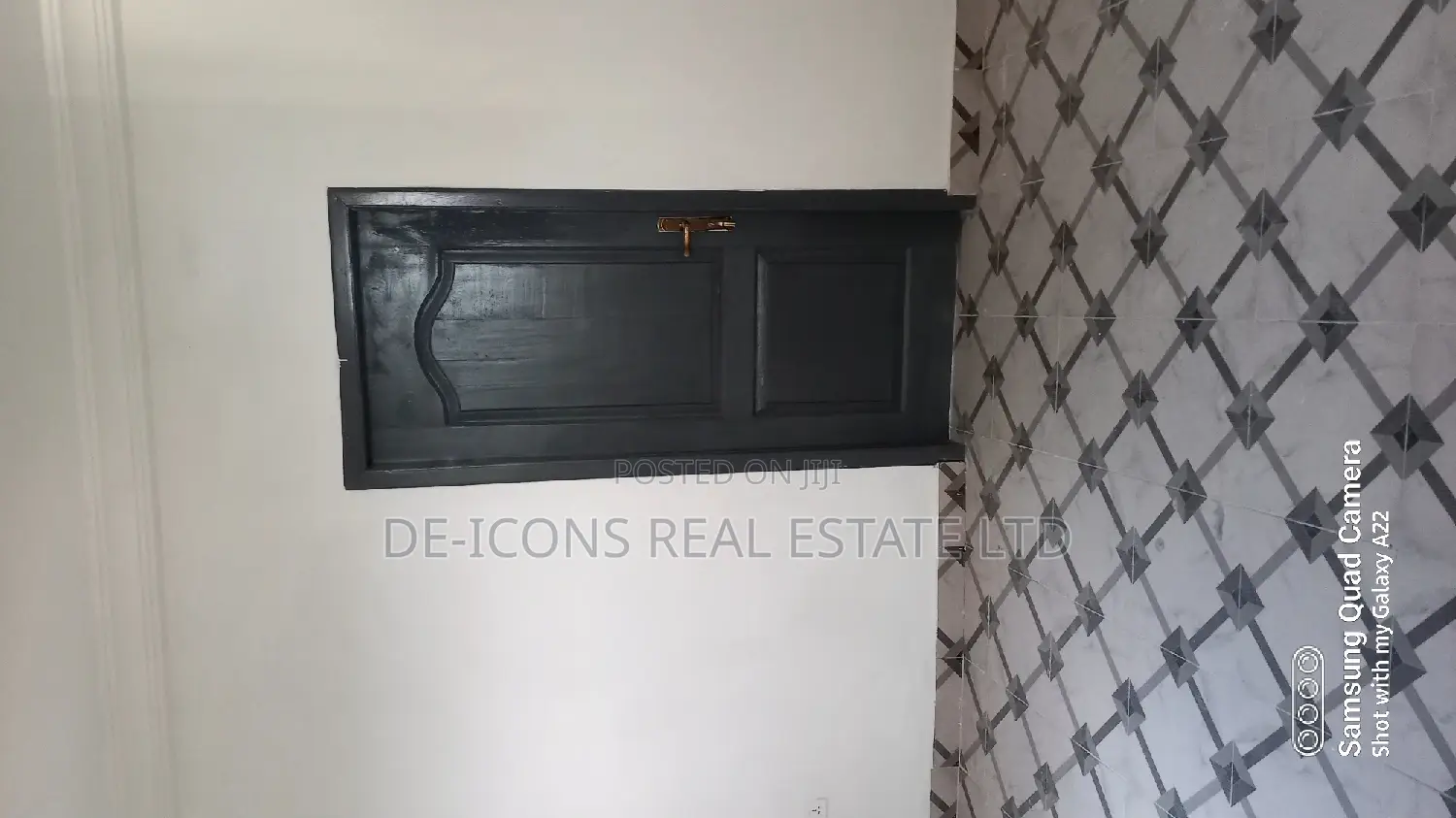 1bdrm Duplex in De-Icons Real Estate, Awutu Senya East Municipal