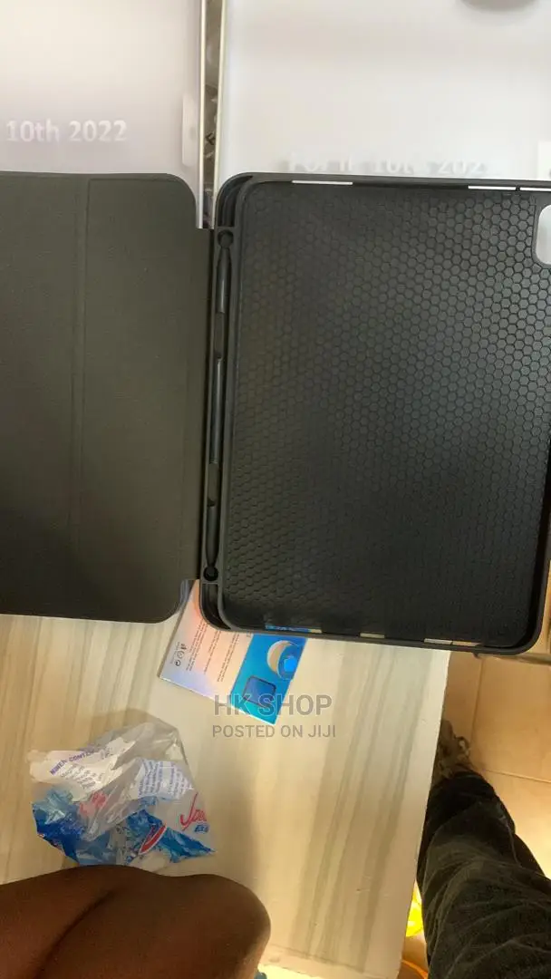 iPad 10th Generation Book Cover / Flip Case