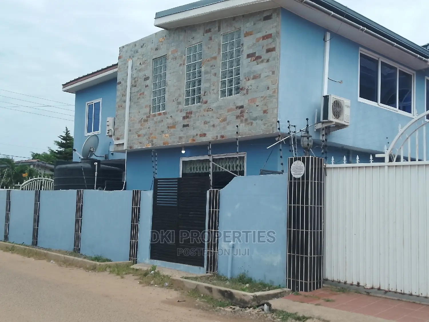 4bdrm House in Dki Properties, Tema Metropolitan for sale