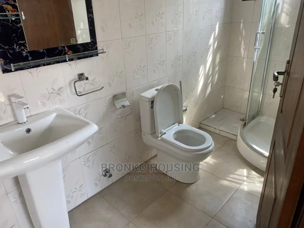 4bdrm House in Bronko Housing, Spintex for rent