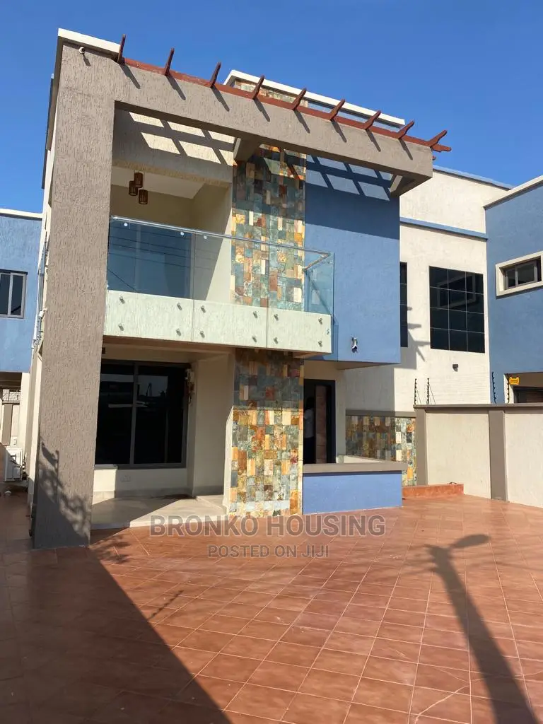 4bdrm House in Bronko Housing, Spintex for rent