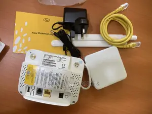 ZLT S20 Cat 4 Universal Router With UPS - Connects 32