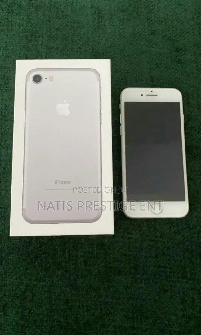 New Apple iPhone 7 128 GB Silver