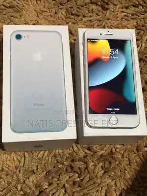 New Apple iPhone 7 128 GB Silver