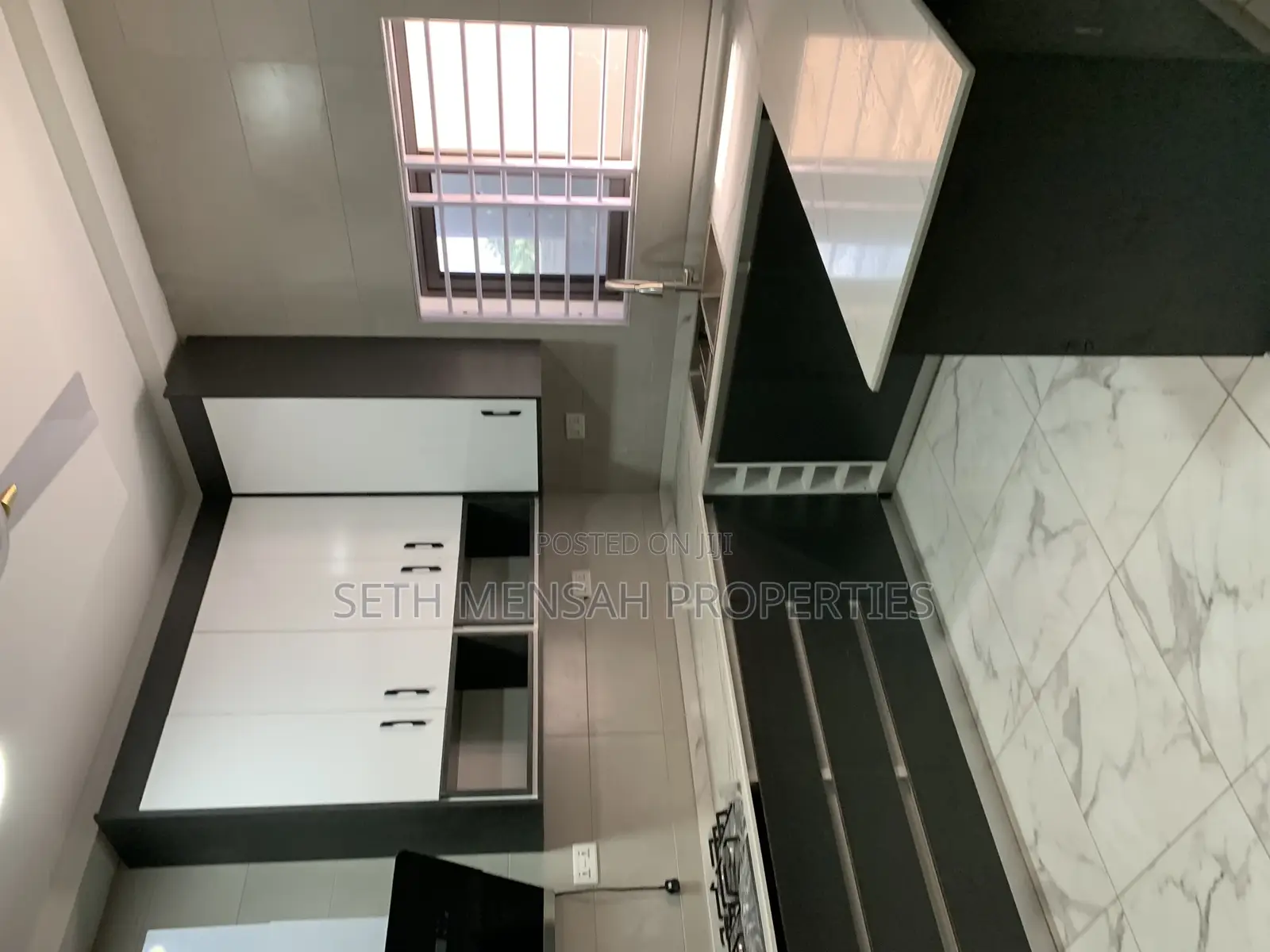 5bdrm House in Achimota for sale