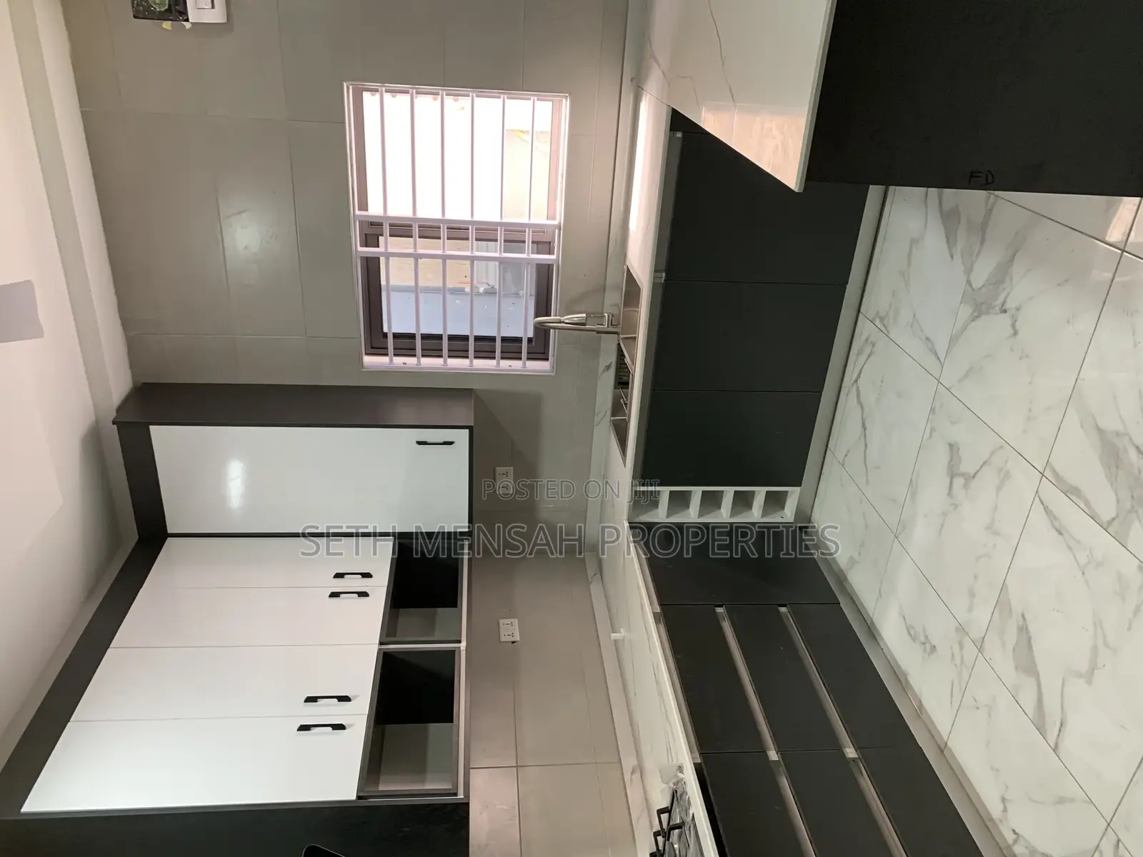 5bdrm House in Achimota for sale