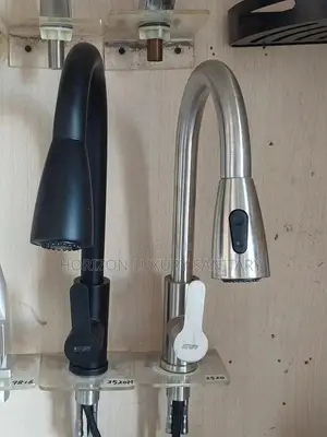 Luxury 360° Rotation Pullout Hot and Cold Kitchen Faucet