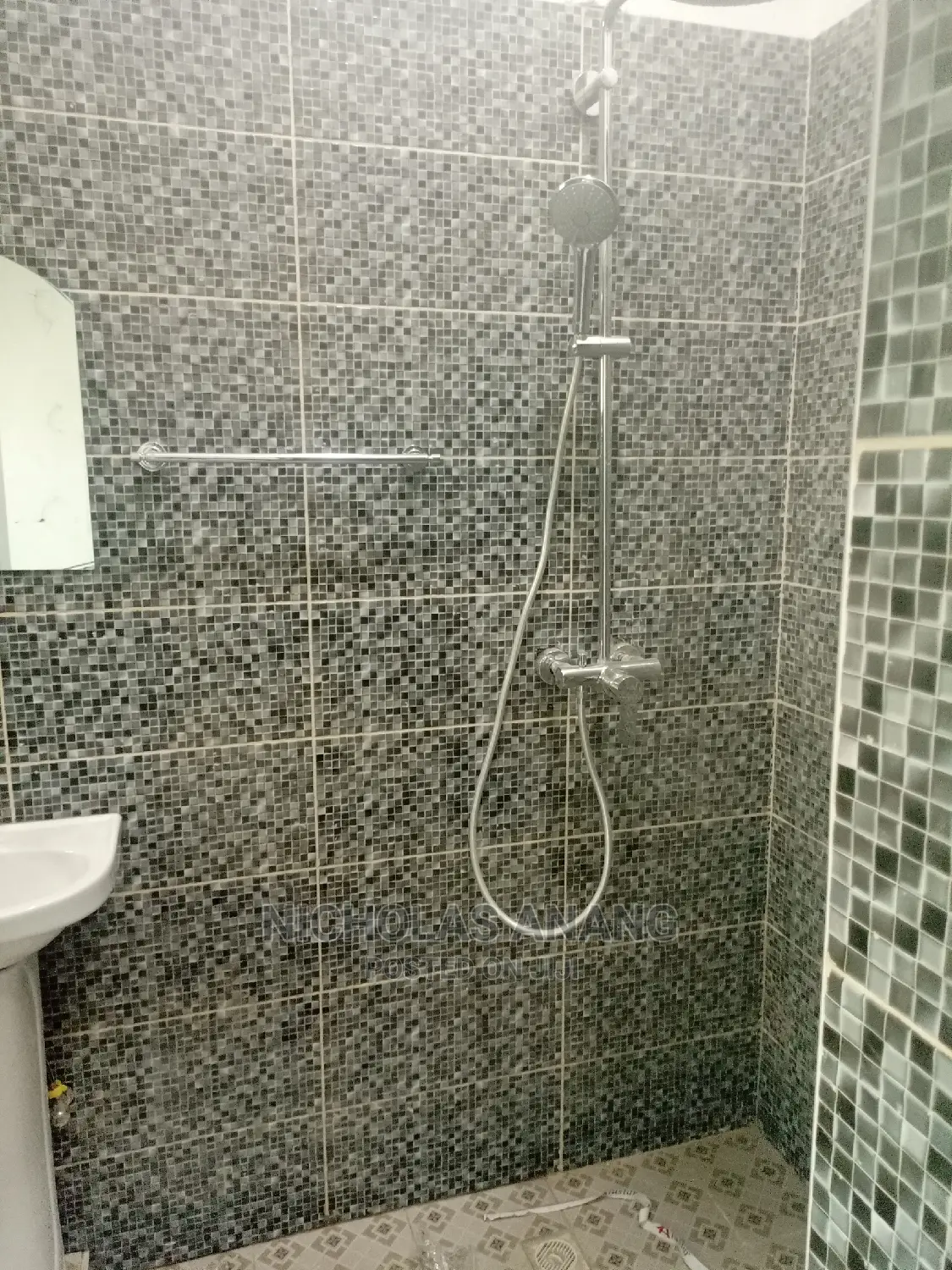 2bdrm Apartment in The Dorns Properties, New Town for rent