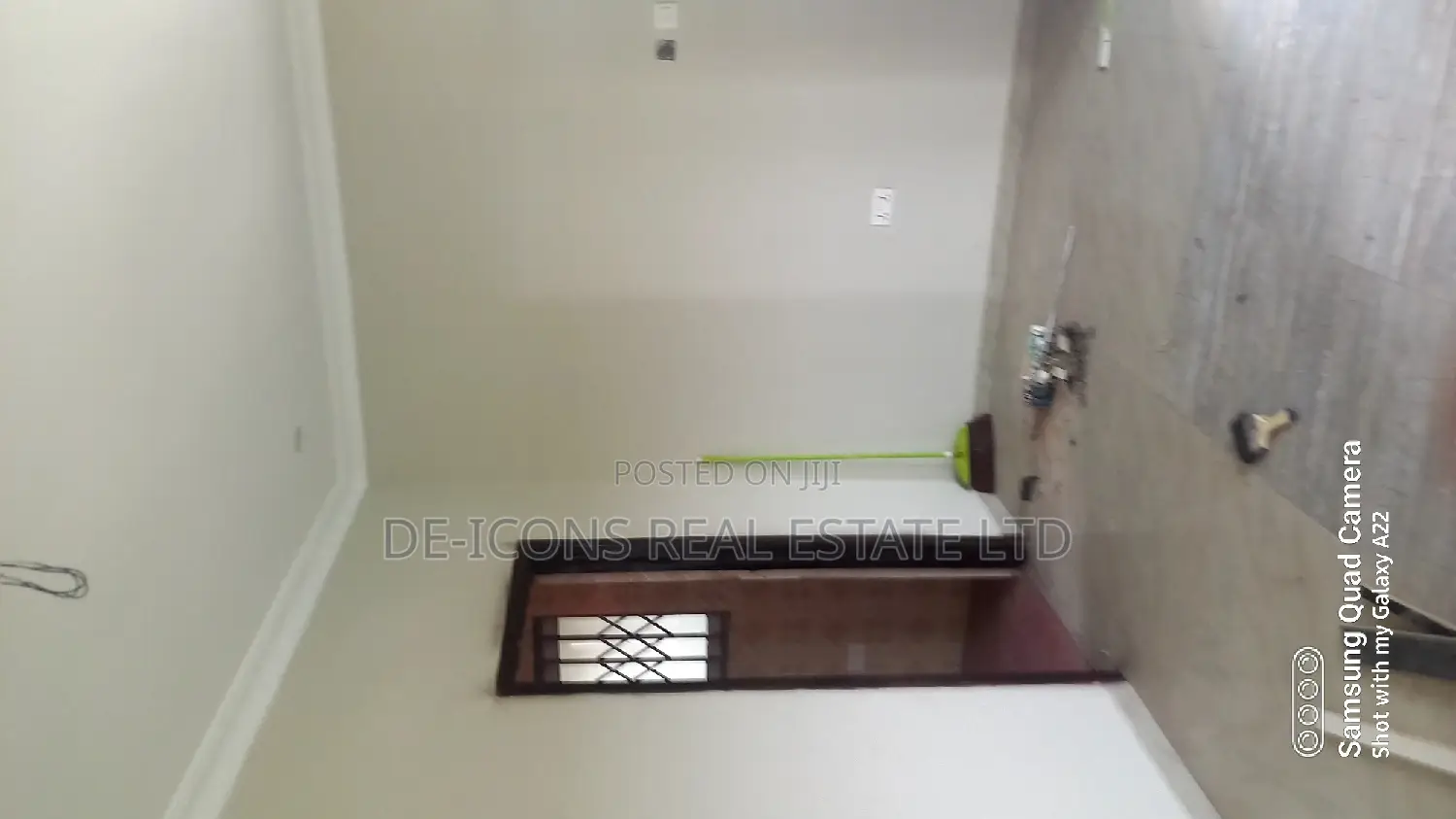 2bdrm Duplex in De-Icons Real Estate, Awutu Senya East Municipal