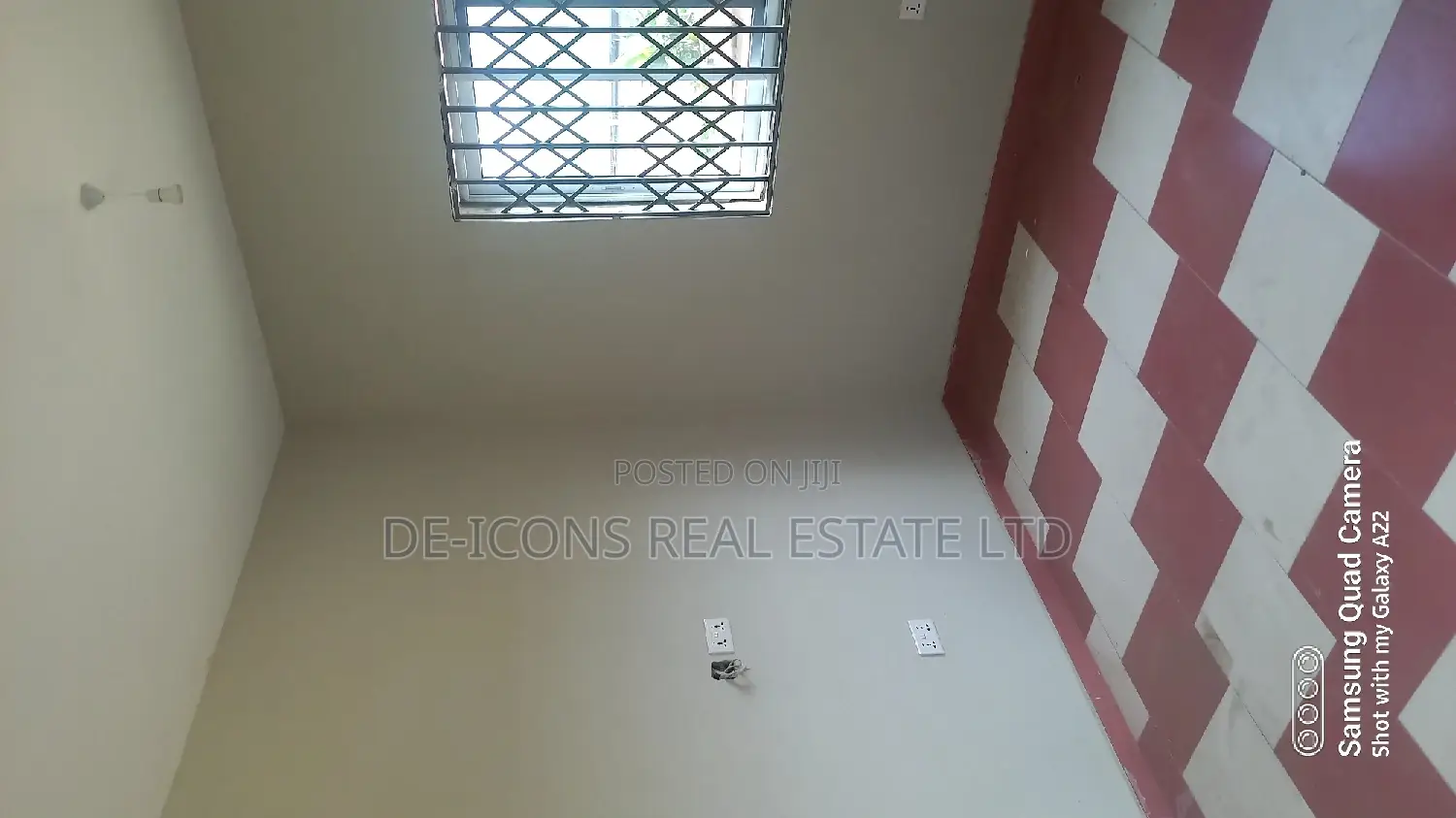 2bdrm Duplex in De-Icons Real Estate, Awutu Senya East Municipal
