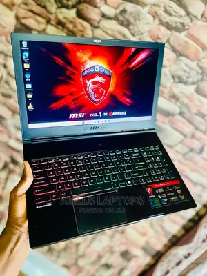 Laptop MSI GS63VR 7RF Stealth Pro 16GB Intel Core I7 SSHD+SSD 2T