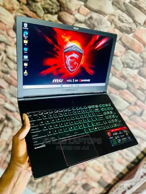 Laptop MSI GS63VR 7RF Stealth Pro 16GB Intel Core I7 SSHD+SSD 2T