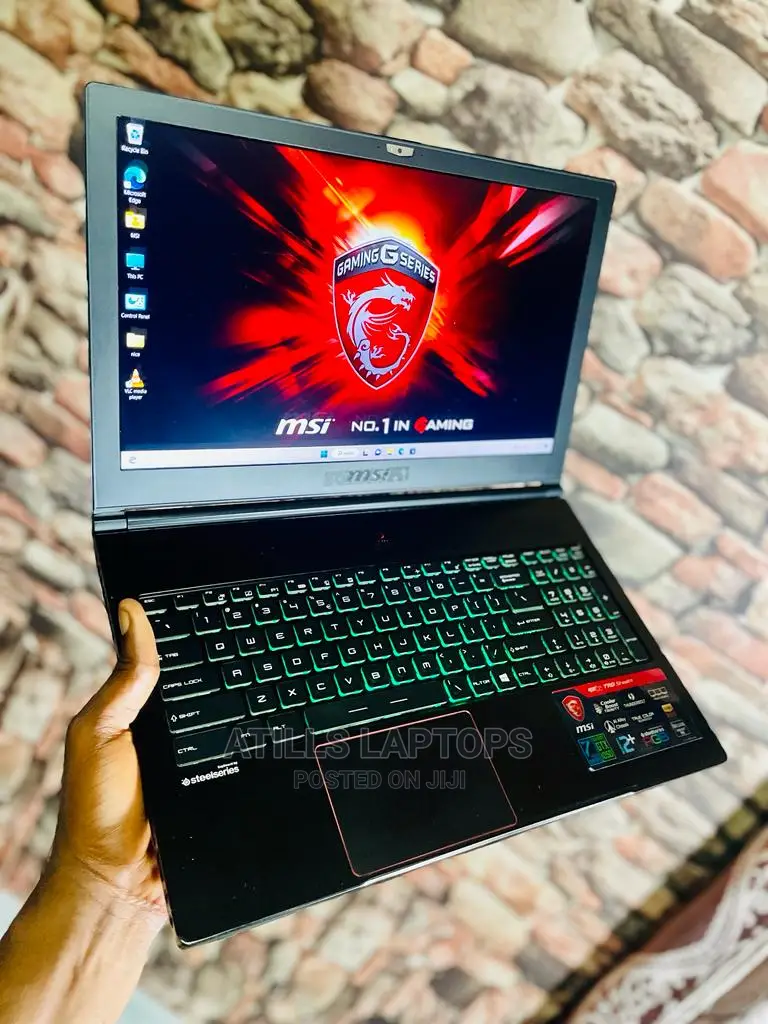 Laptop MSI GS63VR 7RF Stealth Pro 16GB Intel Core I7 SSHD+SSD 2T