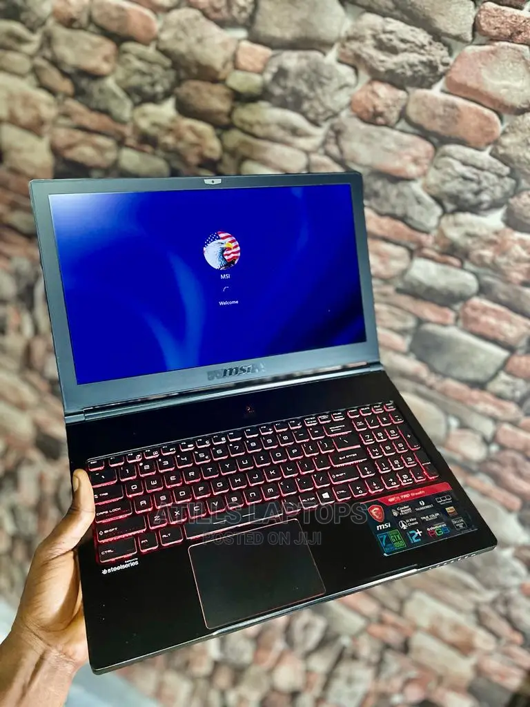 Laptop MSI GS63VR 7RF Stealth Pro 16GB Intel Core I7 SSHD+SSD 2T