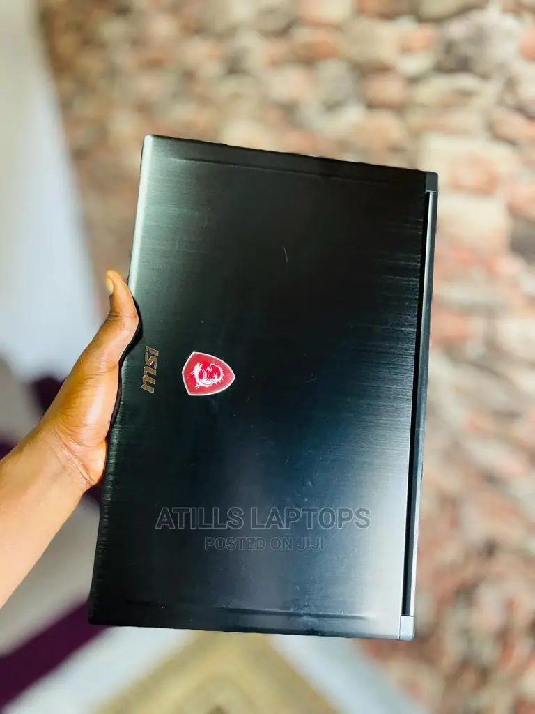 Laptop MSI GS63VR 7RF Stealth Pro 16GB Intel Core I7 SSHD+SSD 2T