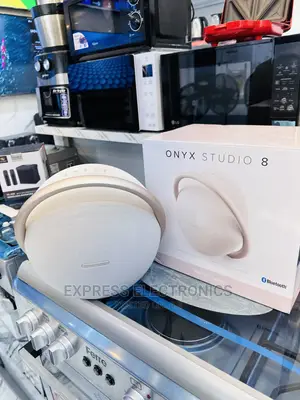 Enjoy  Ultra Realistic Onyx 8 Bluetooth Speaker
