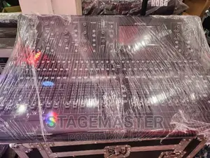 Midas M32 Digital Mixer