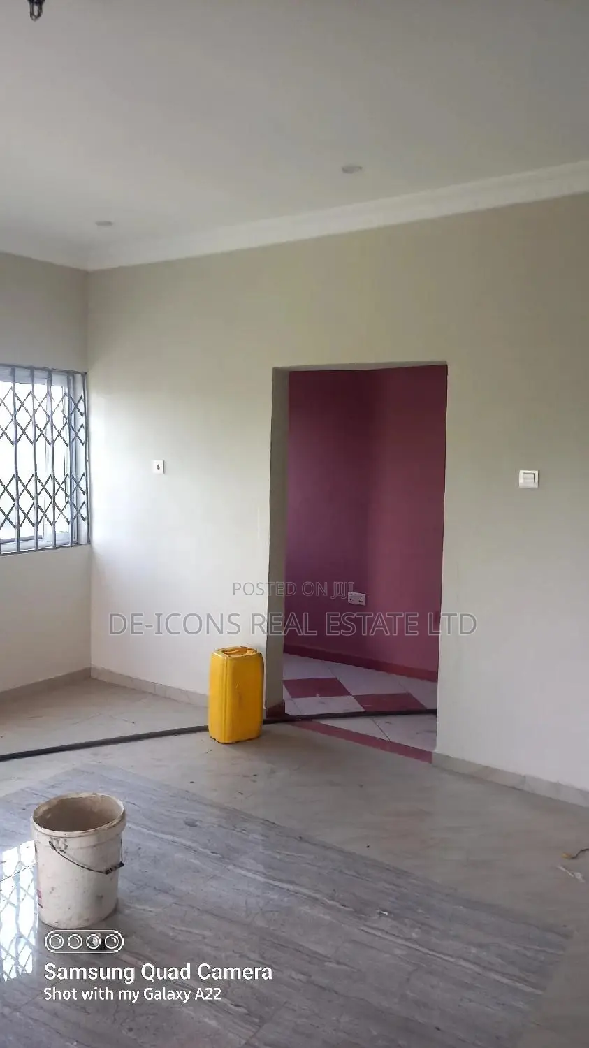 2bdrm Duplex in De-Icons Real Estate, Awutu Senya East Municipal