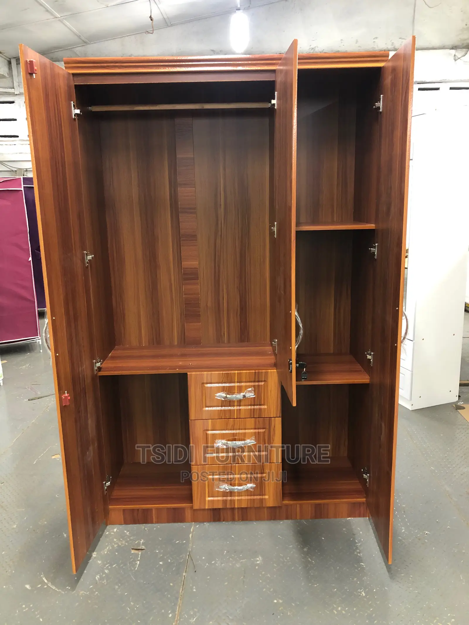 Quality Three Door Wardrobe