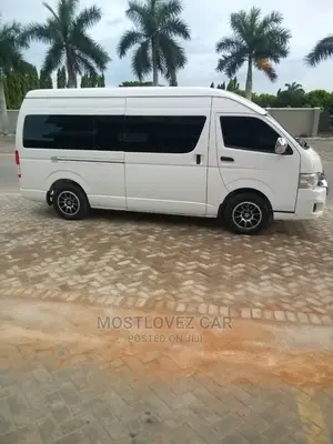 Rent a Car - Toyota Hiace Bus 15 and 14 Passengers Bus