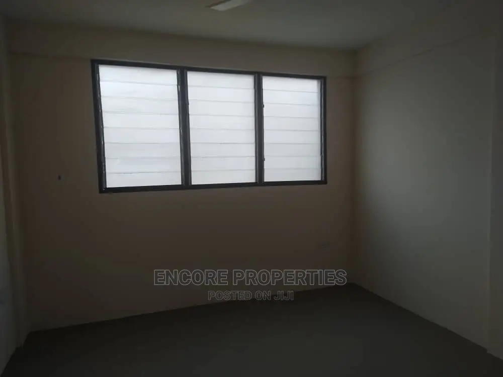 2bdrm Block of Flats in , Tema Metropolitan for sale