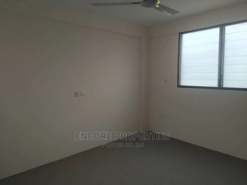2bdrm Block of Flats in , Tema Metropolitan for sale