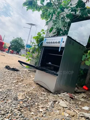 Originated Volcano 4 Burners 50x50 Gas Stove With Grill