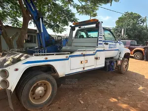 Tow Truck - GMC Caterpillar Wrecker Tow Truck