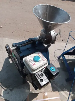 Pepper Mill Machine With Petrol Engine