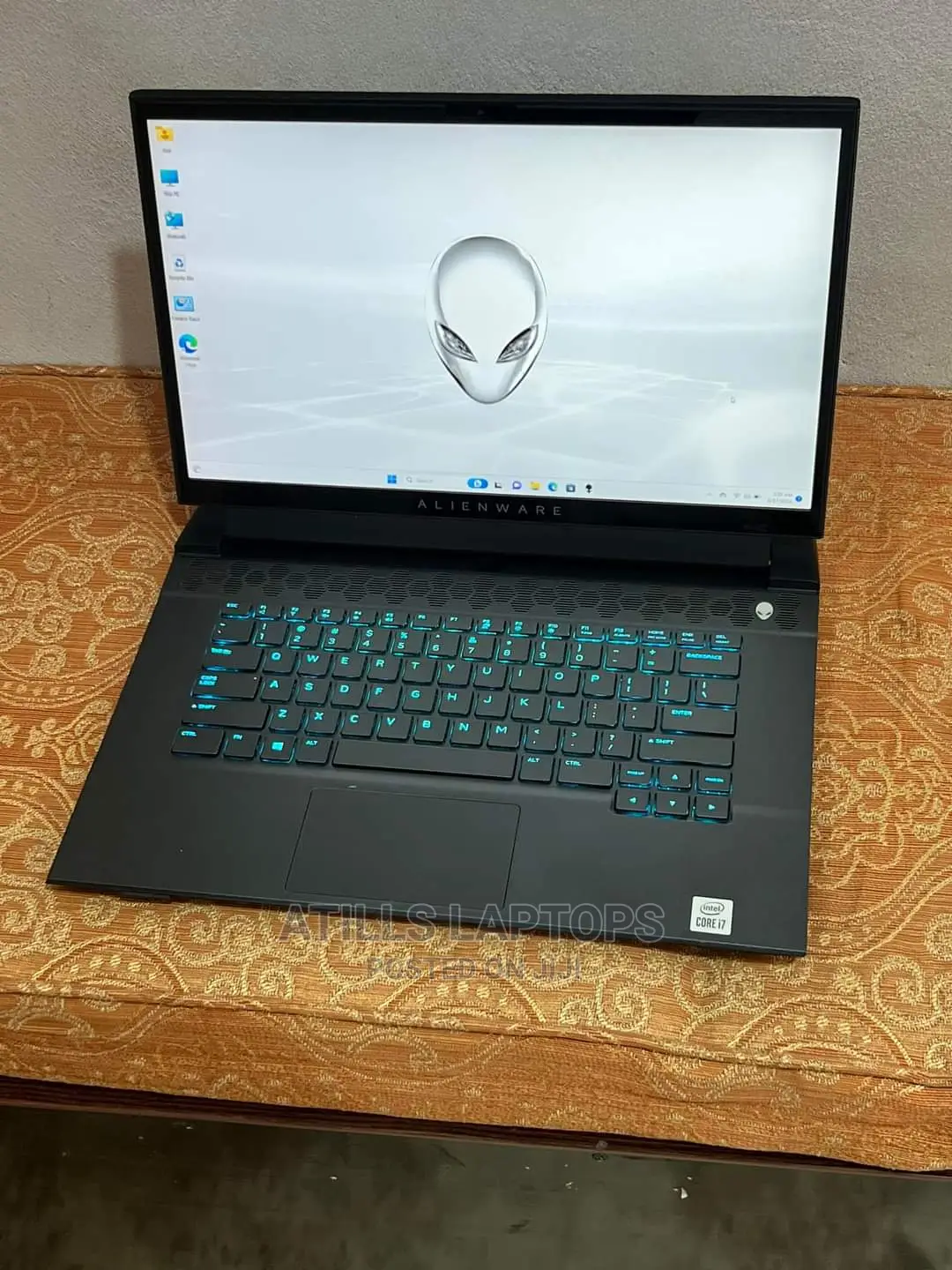 New Laptop Alienware M17x R2 16GB Intel Core I7 SSD 1T