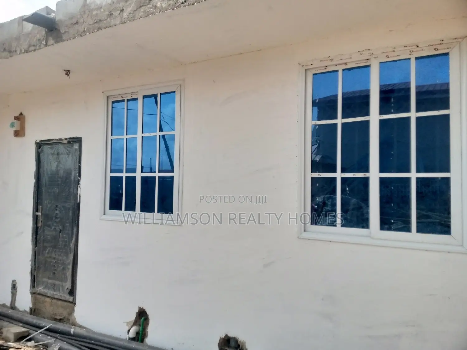 1bdrm Apartment in Community 18, Spintex for rent