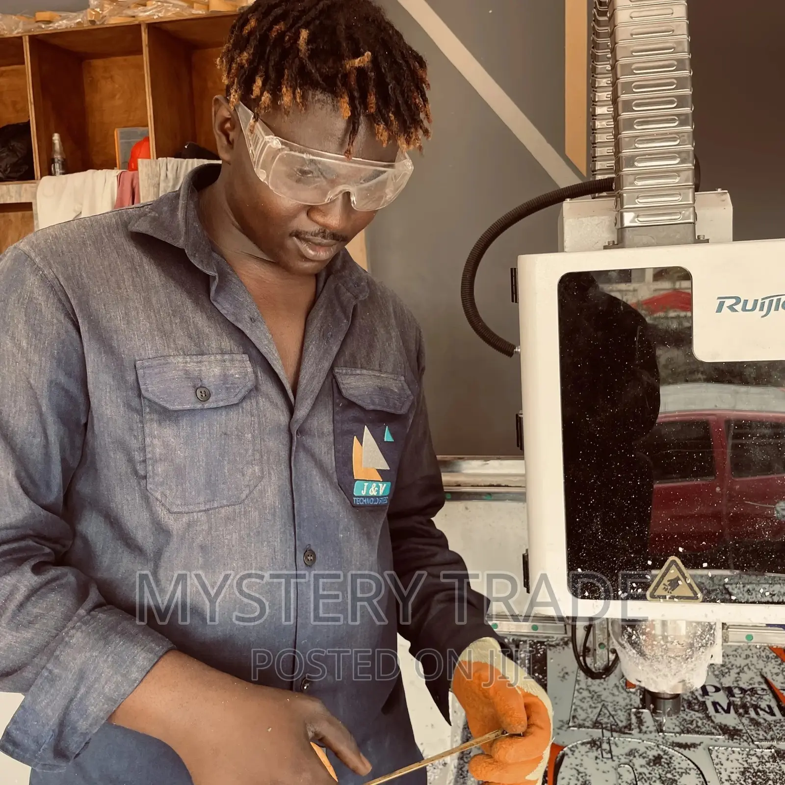 CNC Cutting Machine Operator