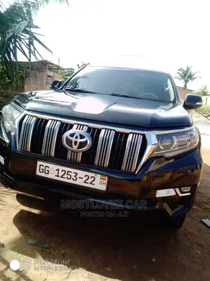 Rent a Car- Toyota Landcruiser Prado