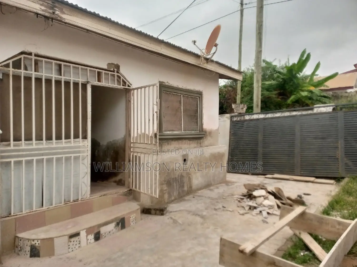 1bdrm Apartment in Regimanuel Estate,, Spintex for rent