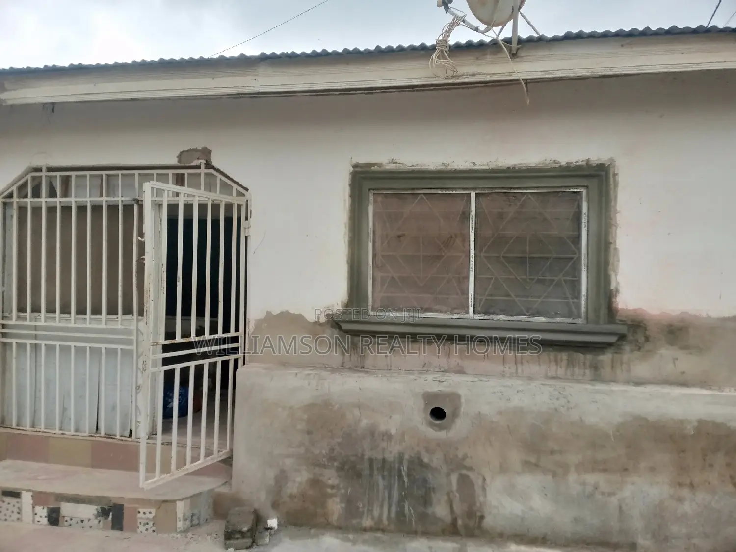 1bdrm Apartment in Regimanuel Estate,, Spintex for rent