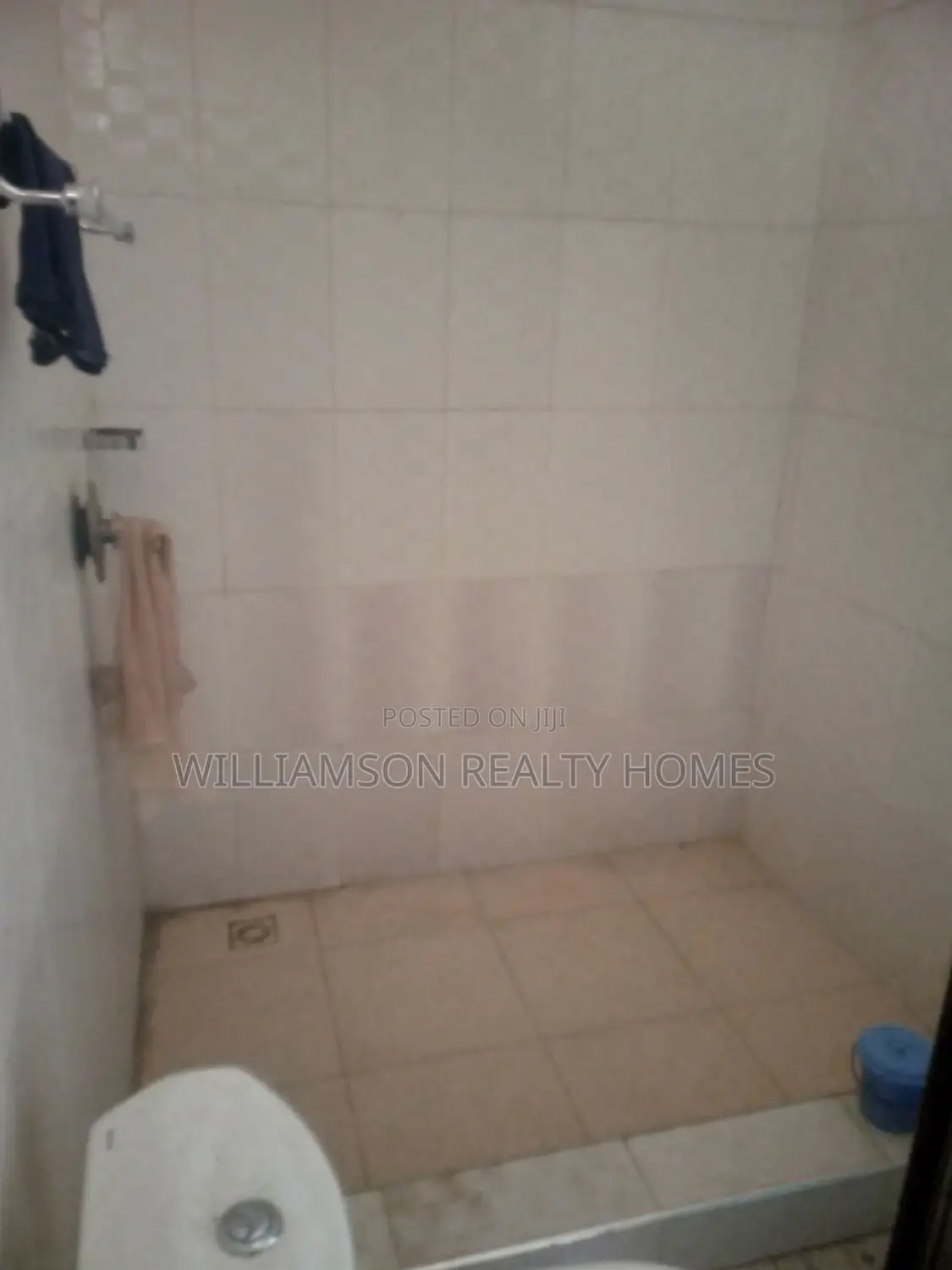 5bdrm House in Hfc Estate, Spintex for rent